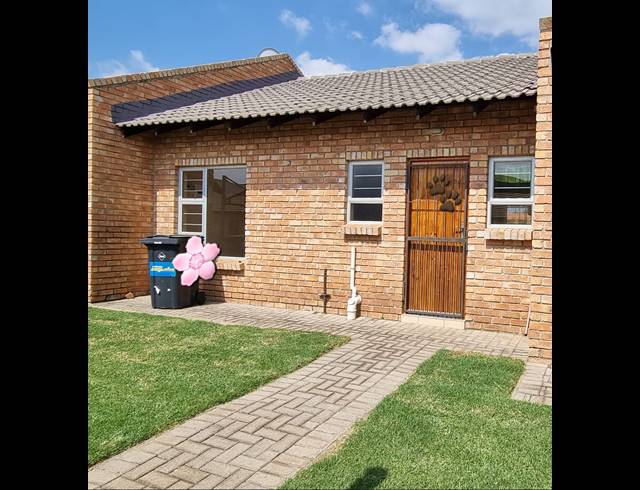 2 BEDROOM TOWNHOUSE RENTED IN RIVERSDALE
